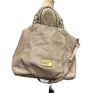 EUC Marc Jacobs Large Q FRAN BAG Cream Pebble Leather Brass Hardware Crossbody
